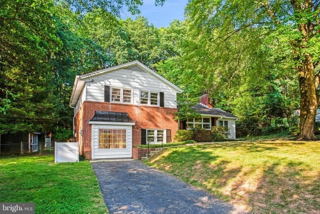 Building Photo - 1117 Westbriar Ct NE