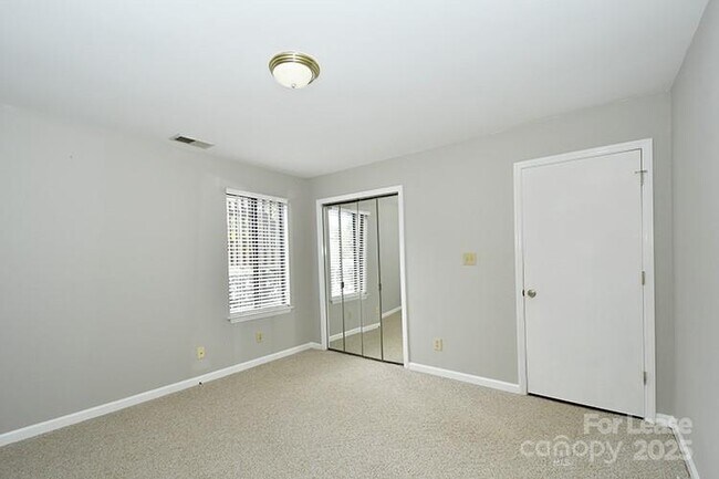 Building Photo - 411 Mallard Head Pl