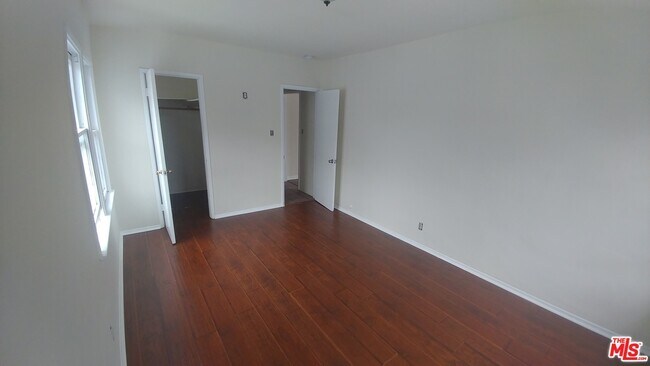 Building Photo - 4106 Rosewood Ave