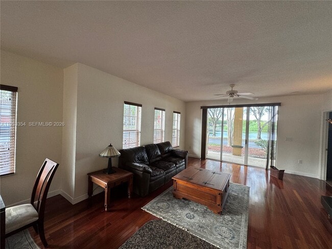 Building Photo - 2557 Centergate Dr