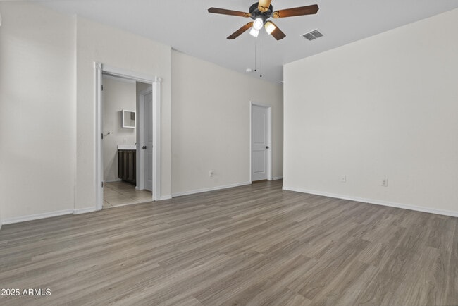 Building Photo - 5904 S 30th Ln
