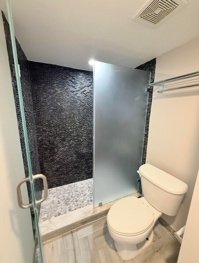 Building Photo - 300 Scotia Dr