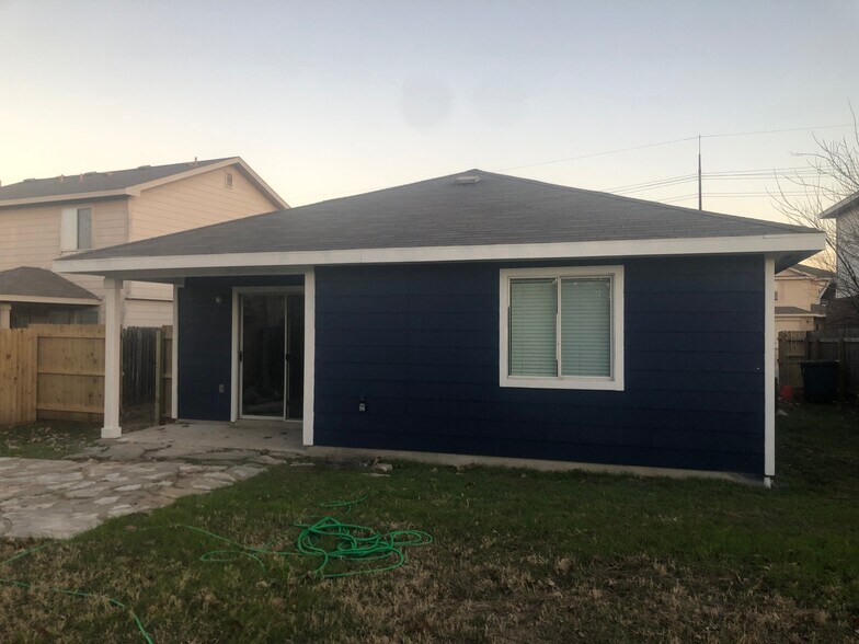 Building Photo - 1628 Coriander Dr