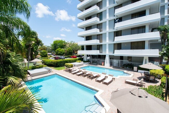 Building Photo - Legacy at South Miami