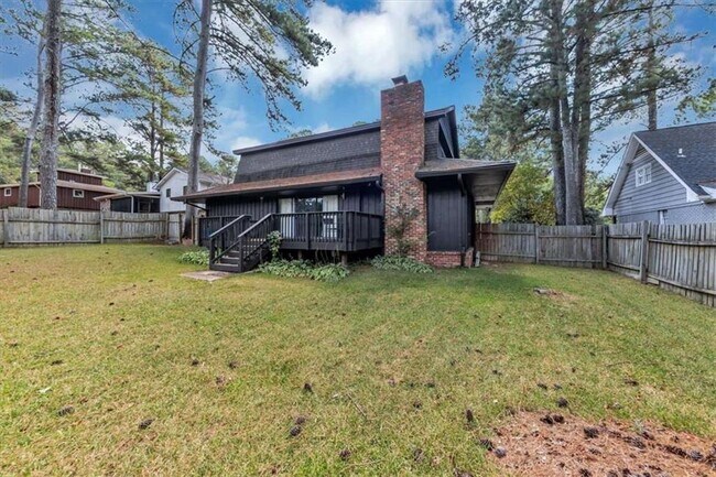 Building Photo - 3215 Redona Dr
