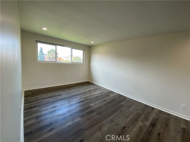 Building Photo - 208 S Park View St