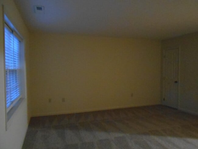 Building Photo - Hammock Ave