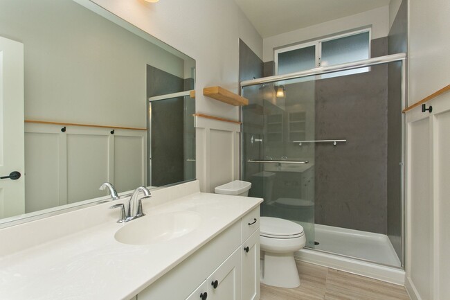 Building Photo - 4Bd-3Ba home on 16th fairway of the Coral ...