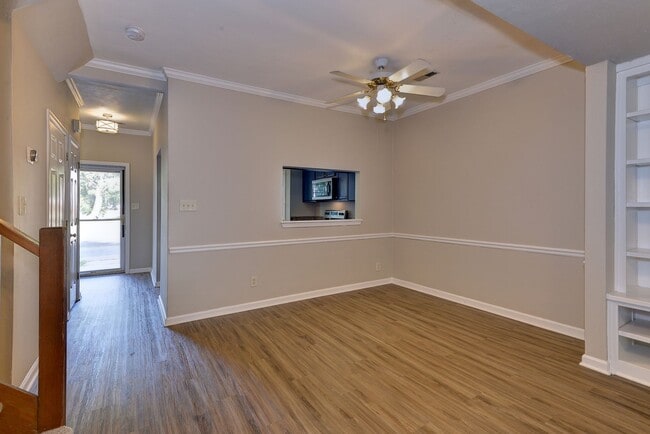 Building Photo - Convenient Coventry Townhome