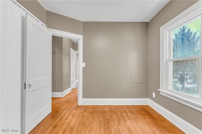 Building Photo - 10403 Russell Ave