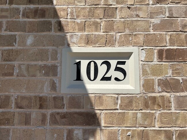 Building Photo - Azle Texas Homes For Rent "Azle ISD"