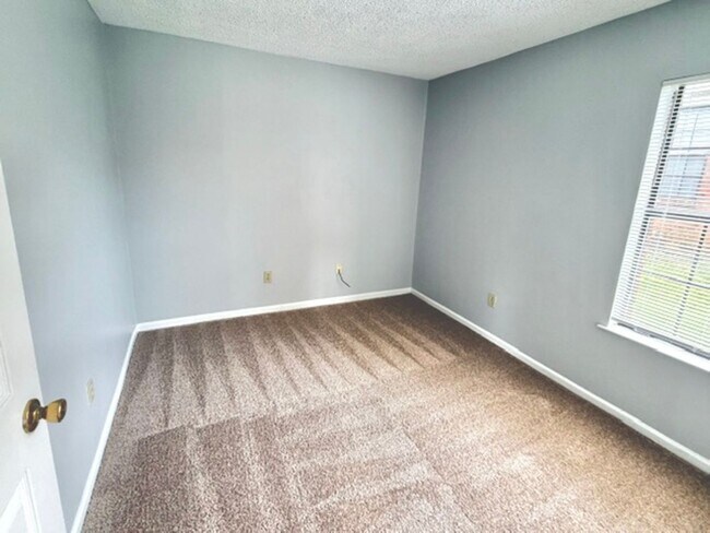Building Photo - 5435 Gardendale St