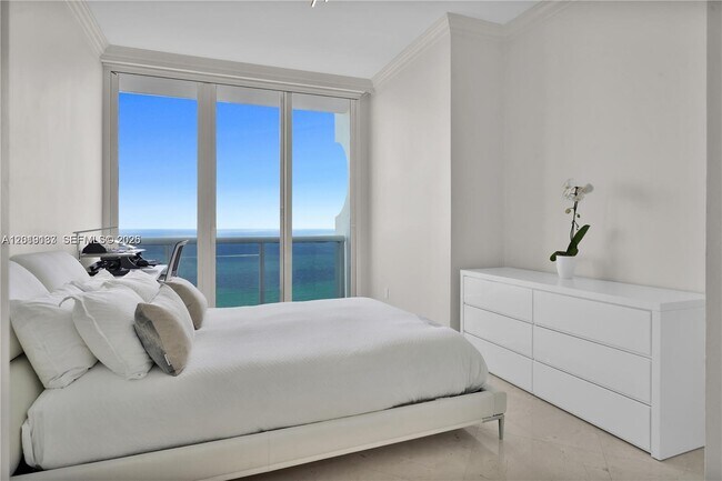 Building Photo - 4779 Collins Ave