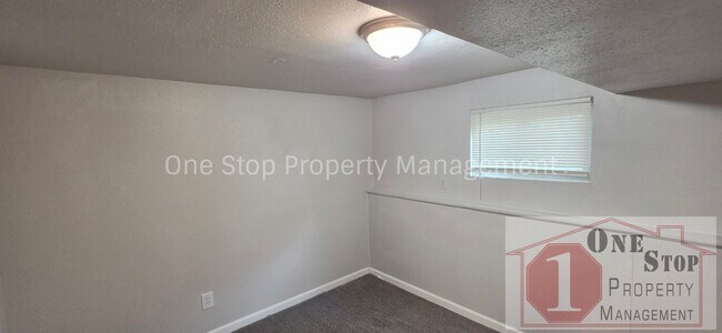Building Photo - Spacious 3 Bedroom, 1 Bathroom Duplex for Rent in Independence, Missouri