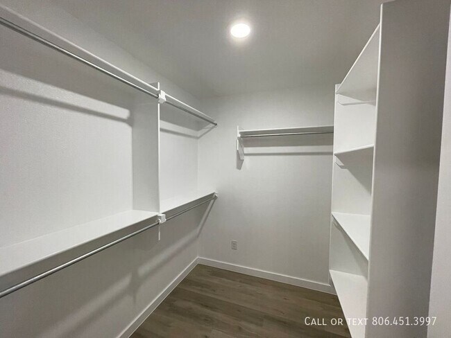 Building Photo - 3020 140th St