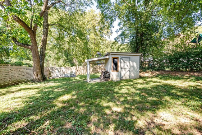 Building Photo - Amazing 3BE/1BA in East Nashville location!