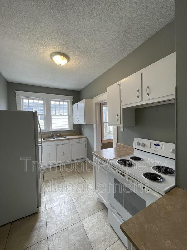 Building Photo - 1818 Dodds Ave