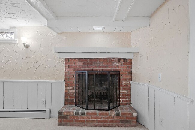 Building Photo - 52 Point Pleasant Rd