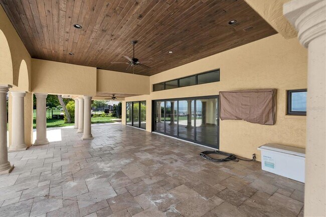 Building Photo - 5810 Bahama Shores Dr S