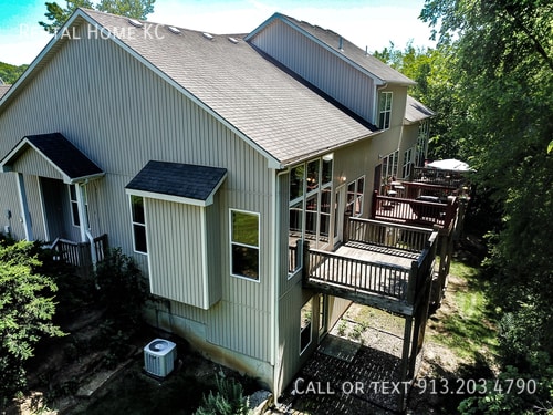 Building Photo - 13145 Nebraska Ct