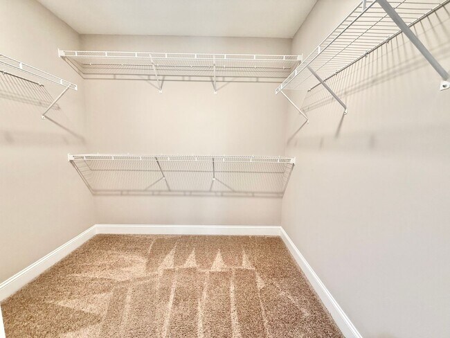 Building Photo - 100 Songberry St