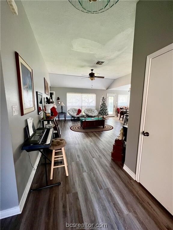 Building Photo - 3605 Vienna Dr