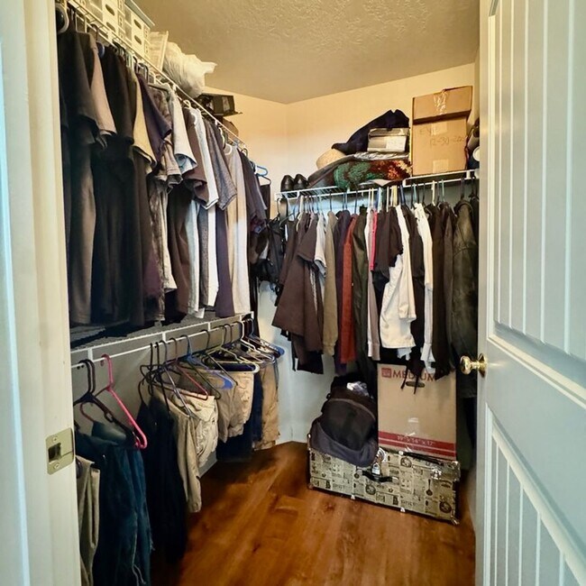 Building Photo - Cute 3 bed 2 bath unit for rent!