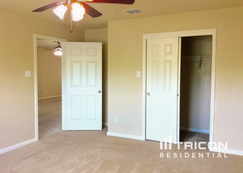 Building Photo - 5118 Badland Beacon