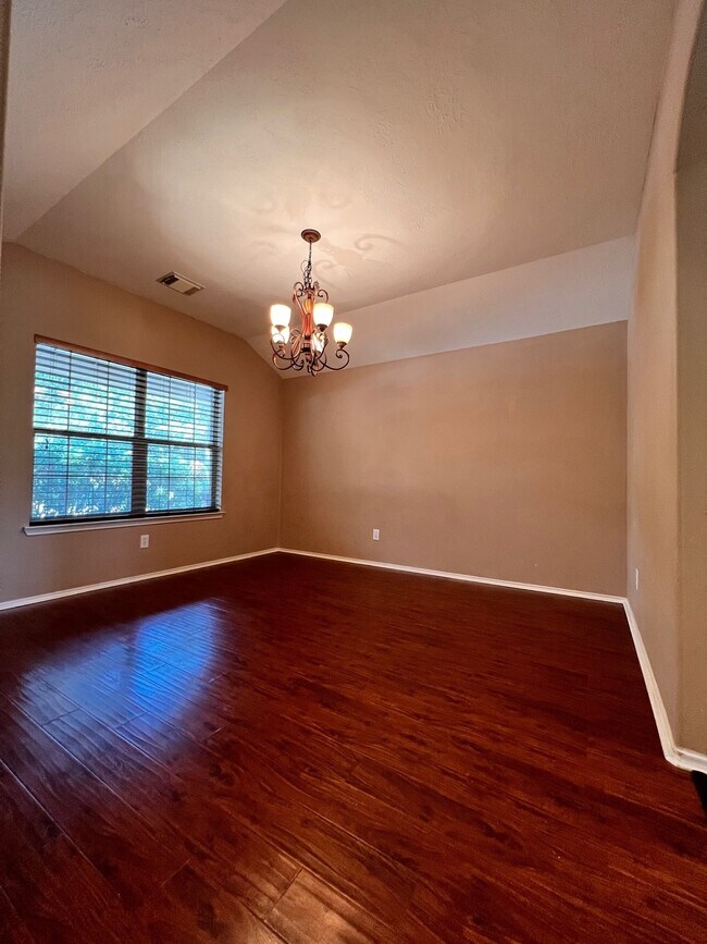 Building Photo - 25826 Chapman Falls Dr