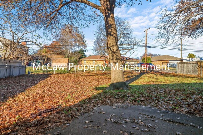 Building Photo - 709 Sequoia Dr