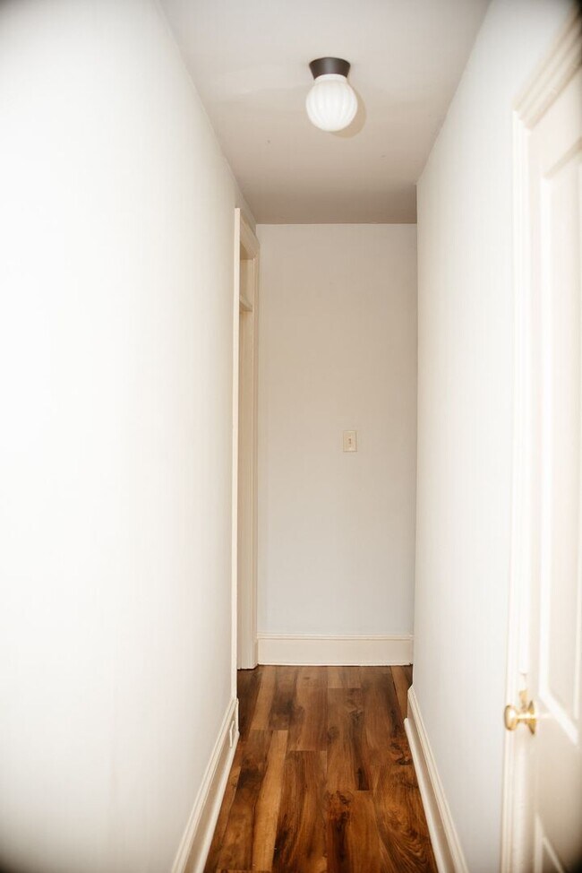 Building Photo - 331 N 3rd St