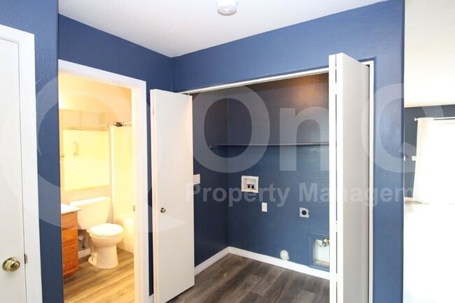 Building Photo - 4567 E Meadow Land Dr