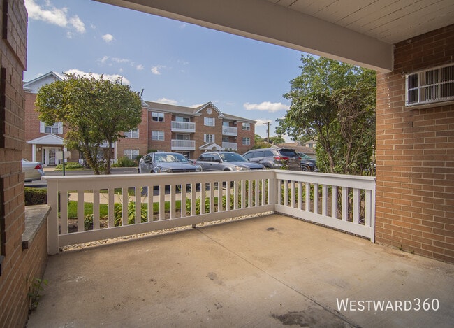 Building Photo - 6551 W School-103B