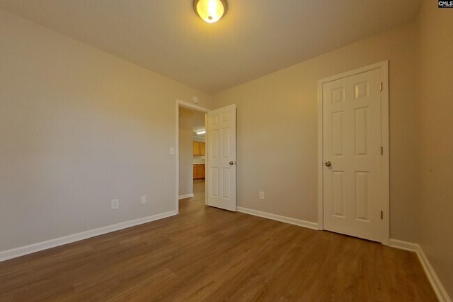 Building Photo - 180 Riglaw Cir
