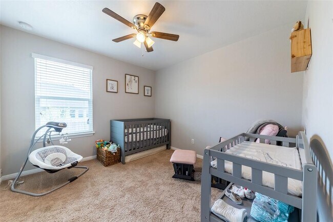 Building Photo - 290 Northern Flicker St