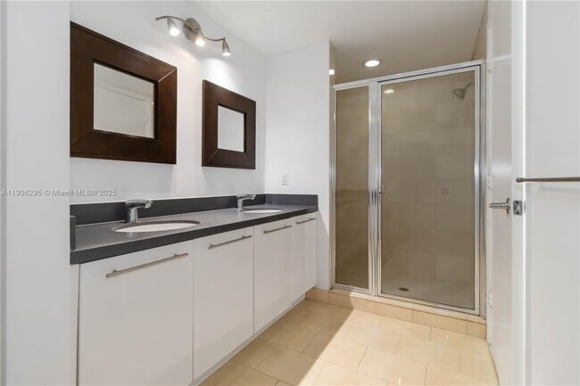 Building Photo - 90 SW 3rd St