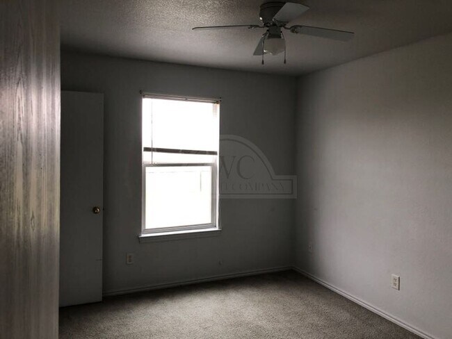 Building Photo - 5704 Redstone Dr