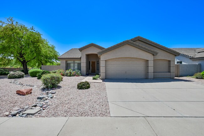 Building Photo - 6937 E Paradise Ln