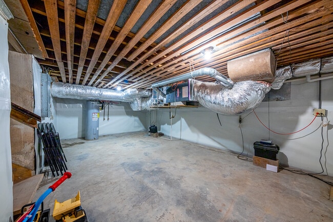 Building Photo - 913 Bern St