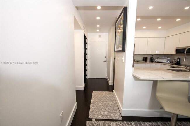 Building Photo - 401 Ocean Dr