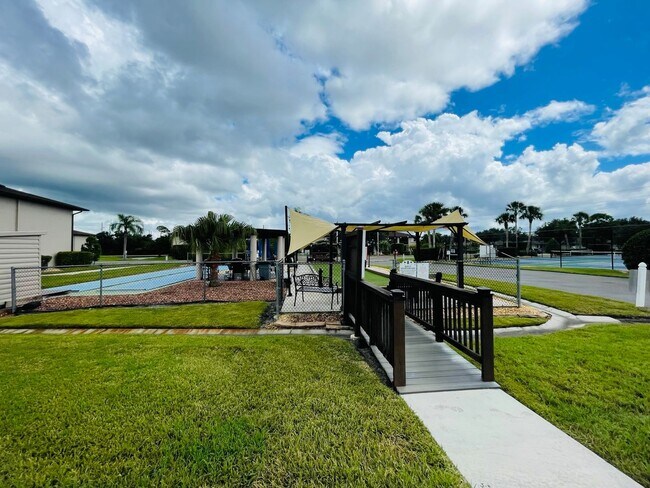 Building Photo - 25100 Sandhill Blvd