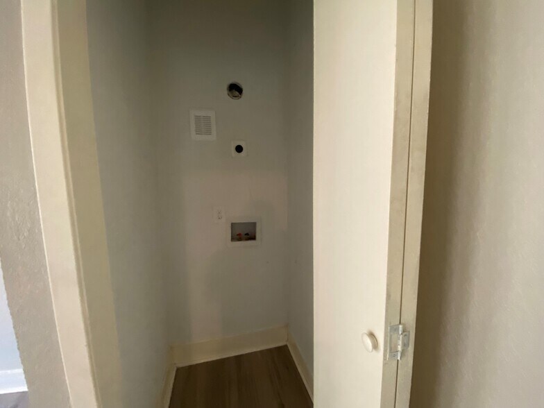 Stackable Utility Closet - 3020 Sappington Pl