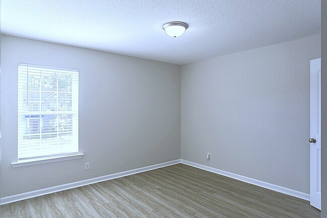 Building Photo - 1430 Evergreen Trl