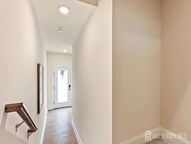 Building Photo - 715 Parker Blvd