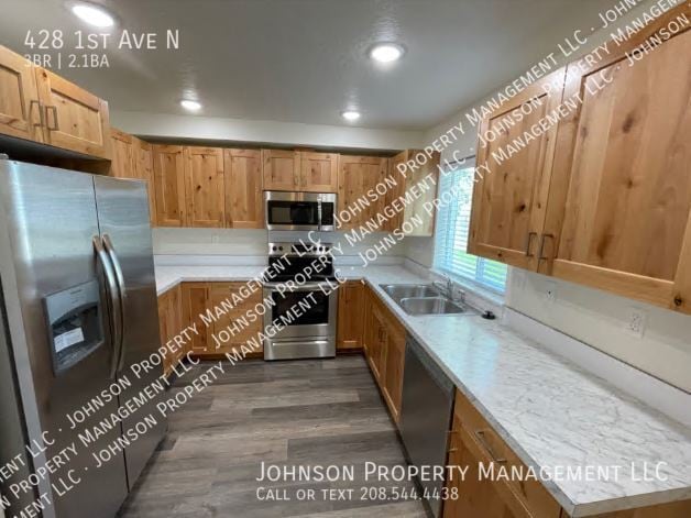 Building Photo - 428 1st Ave N