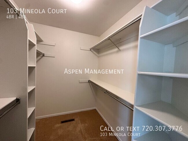 Building Photo - 103 Mineola Ct