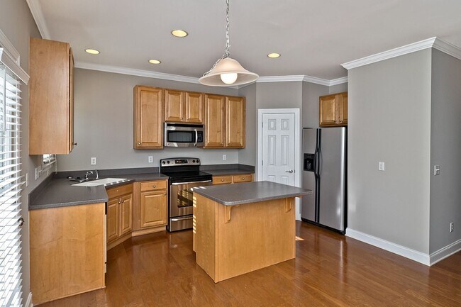 Building Photo - Two-Story Home in Arden with Bonus Room/Of...