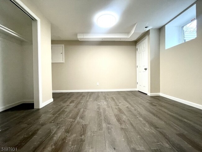 Building Photo - 25 Ruthven Pl