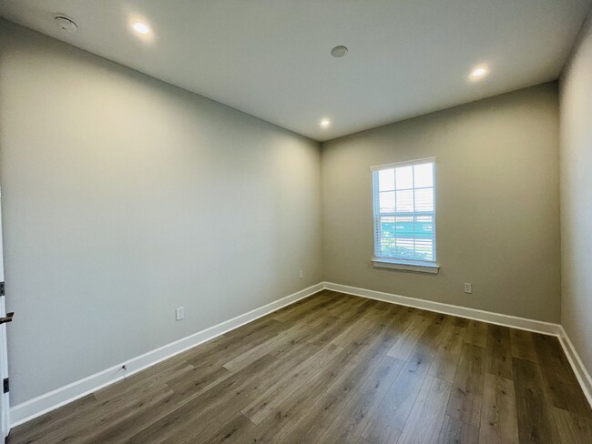 Building Photo - Gated Community 3 Bedroom with Den Villa A...