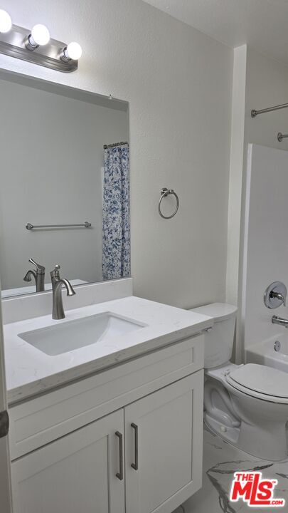 Building Photo - 330 Cameron Pl